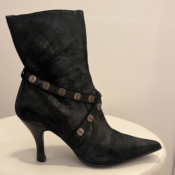 Donald Pliner boot - Picture 5 of 6